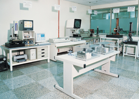 實驗室與設備