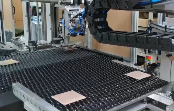 水平線投收板機